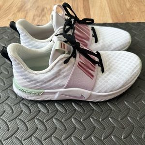 Nike workout shoes size 7